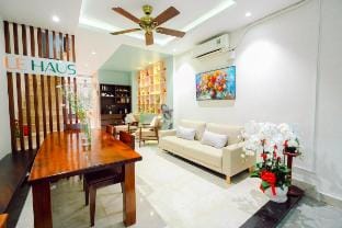 NVN202 - Retreat Studio - Spacious & Green Balcony Vacation rental in Ho Chi Minh City