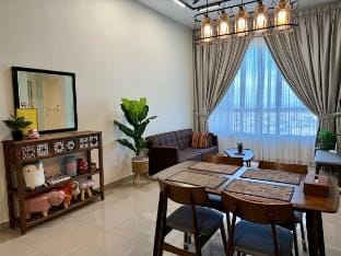 Stylish 2BR near Jonker Street/ TvBox/ 1 Parking Vacation rental in Malacca