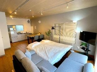 o柴又ハウス 2階建て 貸切タイプ 長期滞在ok 最大8名 寝室2つ Vacation rental in Saitama Prefecture