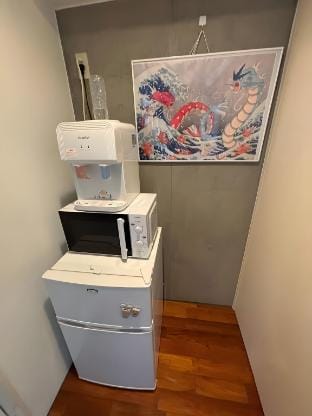 west16 新宿まで1駅/駅徒歩9分/コンビニ2分/PokeMonと暮らすデザイナーズルーム Vacation rental in Shibuya