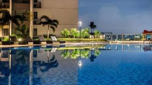 R&F Sea View 2BR New Luxury Design 1CP Netflx 5pax Vacation rental in Johor Bahru