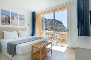 Cozy apartment Villa Hugo Tauro jacuzzi/Wi-Fi/PS5 Vacation rental in Comarca Sur