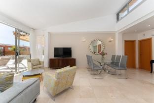 Villa Diana Tauro, Wi-Fi, heated pool 4 bedrooms Vacation rental in Comarca Sur