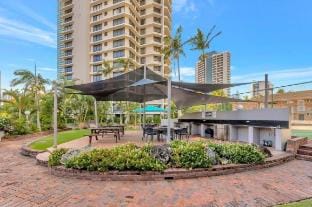Stylish 3BRM Haven in Surfers Paradise Vacation rental in Surfers Paradise