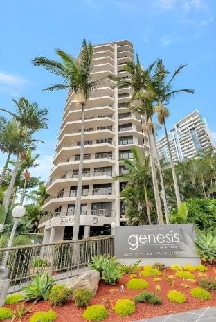 Stylish 3BRM Haven in Surfers Paradise Vacation rental in Surfers Paradise