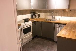 Charming 2BR Tromso Home Wi-Fi & heater Vacation rental in Tromso
