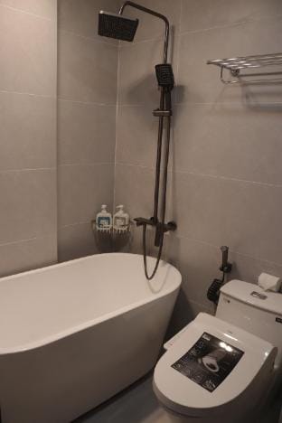 HNT Dao Suong/Ba Dinh/Netflix TV/Bep/WC Khép Kín Vacation rental in Hanoi