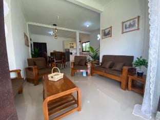 Promo * Entire Spacious house near Lhoknga beach Vacation rental in Indonesia
