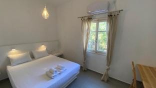 Core Of Fira 3 Bedroom Apartment Vacation rental in Thera