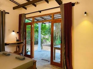 Mandalore Beach Villa - B & B Vacation rental in Hikkaduwa