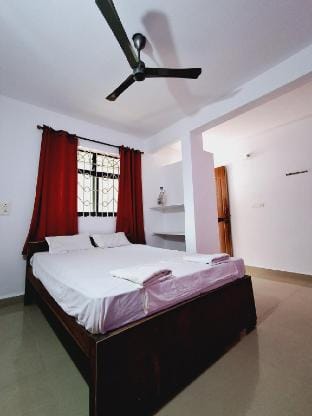Gayatri -Attachment Bathroom-Cozy & close to beach Vacation rental in Canacona