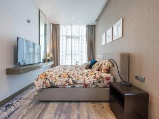 Luxury Studio | Lake View | Near Dubai Mall Vacation rental in Dubai