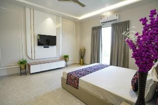 Luxury 6BHK PoolVilla Near 
Jaipur Railway Station Vacation rental in Jaipur