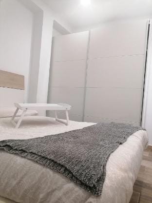 Private bedroom with good connections to Valencia Vacation rental in Valencian Community