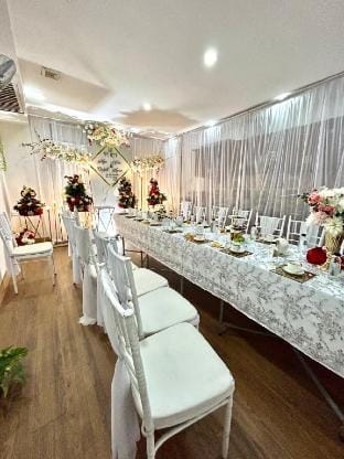 Villa 5 BR 6 Wc walk to Beach-4 nite free pick up Vacation rental in Da Nang