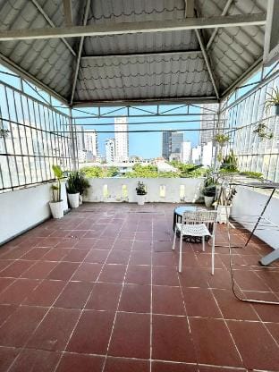 Villa 5 BR 6 Wc walk to Beach-4 nite free pick up Vacation rental in Da Nang