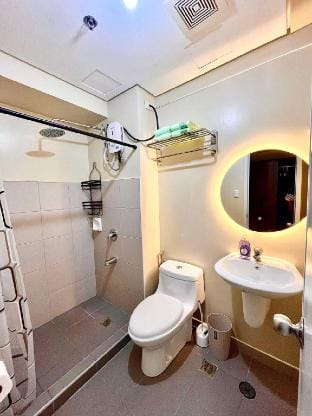 Lou's Condotel Avida Towers Davao Studio Type Vacation rental in Davao City