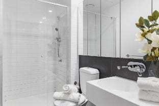 Stylish Pet-Friendly 2BR, Walk to Southern Cross Vacation rental in Melbourne