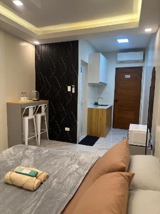 Casa Leveria Unit 5 w/ Balcony (Limited Parking) Vacation rental in Bacoor