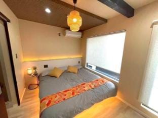 Byakuran~ 駅から徒歩2分 大人数歓迎 和室付き 最大10人  Vacation rental in Osaka