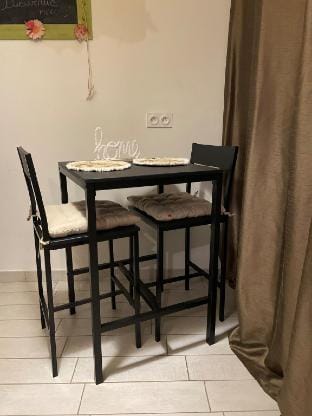 Petit studio aux aux portes du  Beaujolais Vacation rental in Provence-Alpes-Côte d'Azur