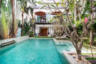 Rawai Large Sea View 4 Bedroom Double Pool Villa Vacation rental in Rawai