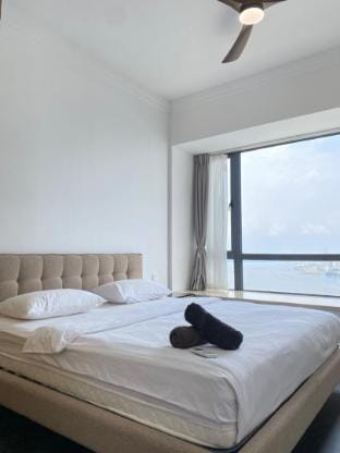 R&F Senior 2R2B with Seaview By T-Rex Homestay Vacation rental in Johor Bahru
