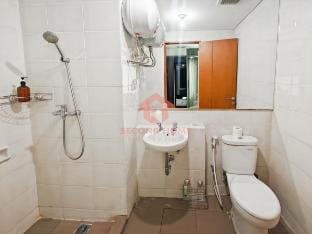 Best View 1BR Baywalk Condo w/ Pool Gym, Wi-Fi Vacation rental in Jakarta