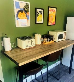 Heyes House- Short Term Let- Parking- 4 BR House Vacation rental in Liverpool