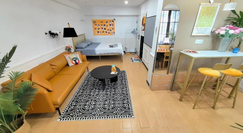 Shanghai Hills & Zinn Changle Road Homestay Hotel in Shanghai