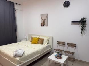 Elite Master Room in Dubai Marina Near DMCC Metro Vacation rental in Dubai