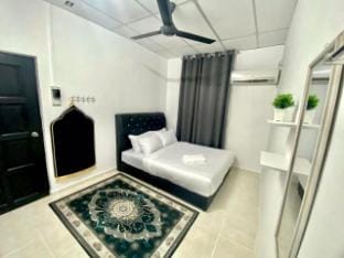 Black & White - Sukay Homestay Vacation rental in Terengganu, Malaysia