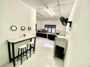 Black & White - Sukay Homestay Vacation rental in Terengganu, Malaysia