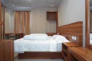 Sinok Homestay Parapat Hostel in Indonesia