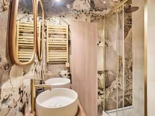 2BR with AC • Canal Saint-Martin Apartment in Paris