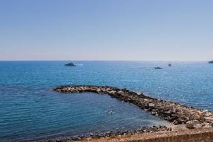 Charming studio - 2P - Sea view - Antibes Apartment in Antibes