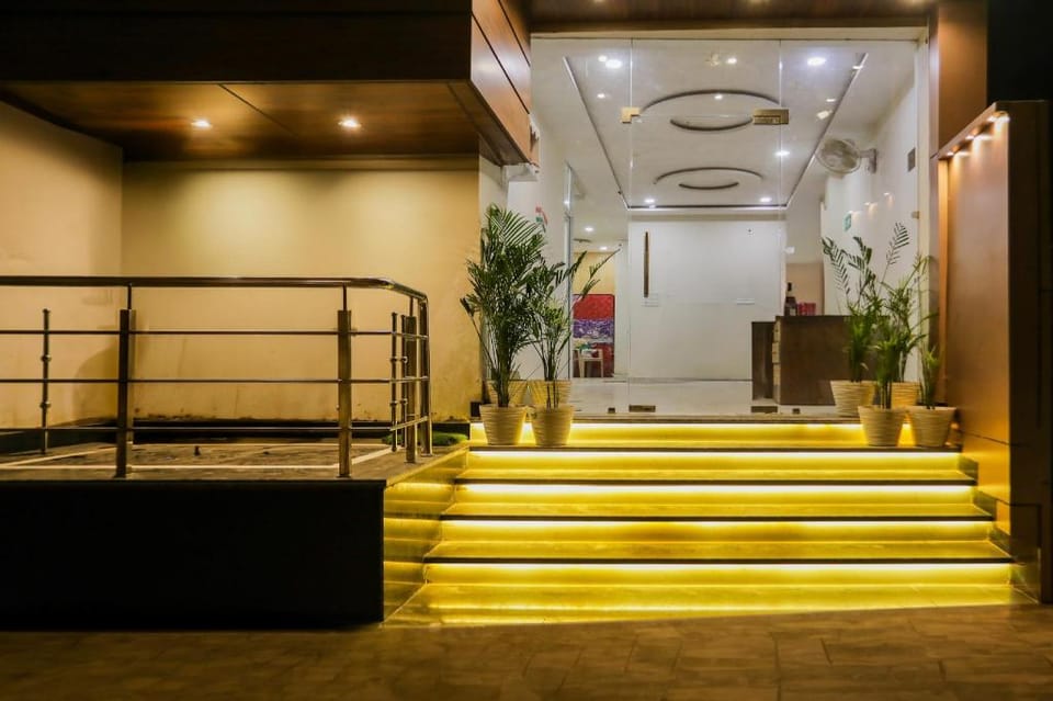 Super Collection O Banaras Railway Station Formerly Hotel Ganpati Palace Hotel in Varanasi