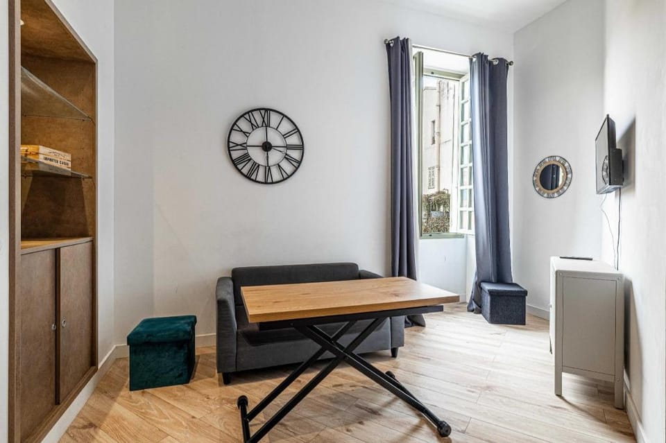 a/c mezzanine Apt 1BR/2P - Place Garibaldi Apartment in Nice