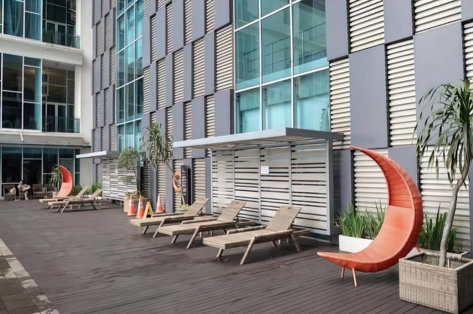 Brooklyn Apartment by Emily in Town Hotel in West Java