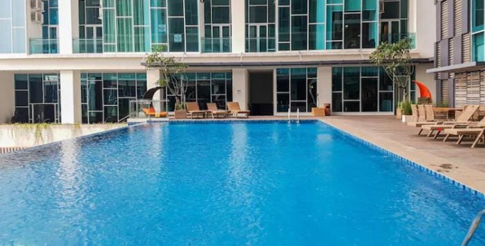 Brooklyn Apartment by Emily in Town Hotel in West Java