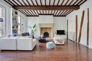 Magnificent apartment in the Marais - 3 bedrooms/6 Apartment in Paris