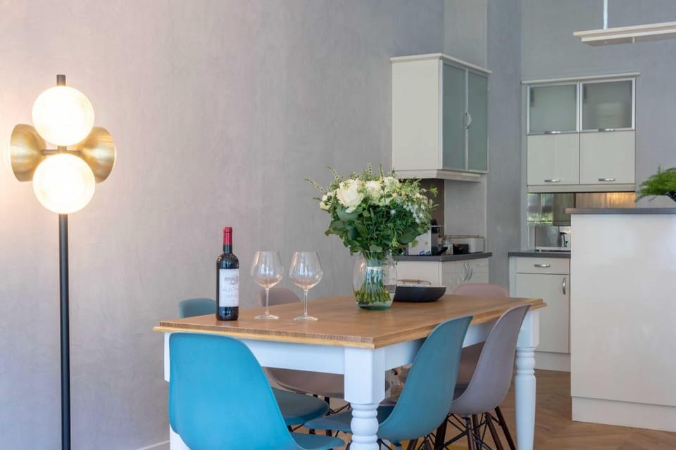 Charming setting just a stone's throw from Place V Apartment in Paris