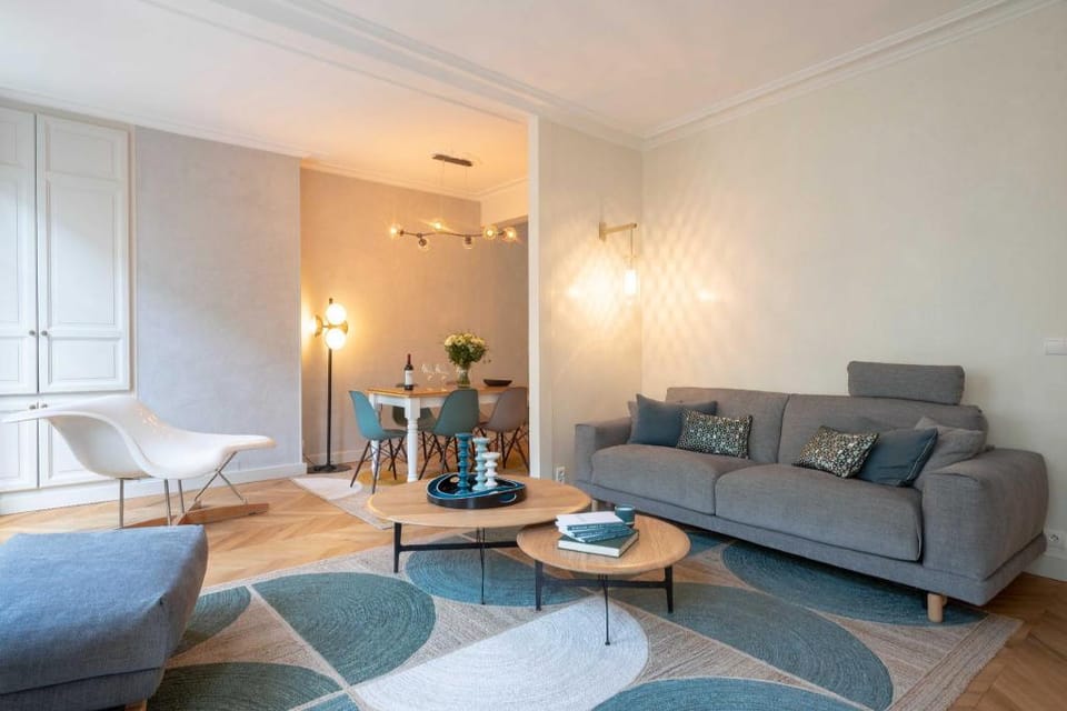 Charming setting just a stone's throw from Place V Apartment in Paris