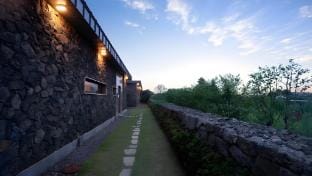Seogwipo Pyoseon Doldamjip Bed and Breakfast in South Korea