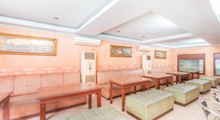 OYO 94759 Hotel Taman Cibinong Hotel in West Java