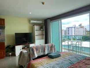Bangsaray Beach Condo (B620) บางเสร่ บีช Apartment in Chon Buri Changwat