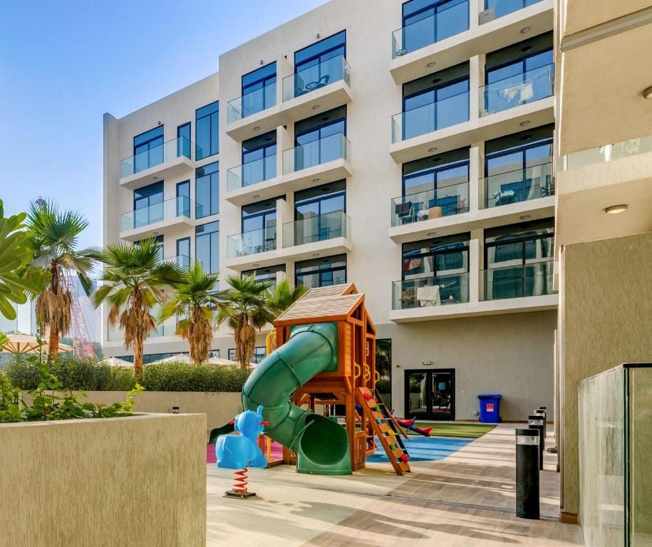 GLOBALSTAY Stylish Apt - Pool, Gym, Free Parking - Elysee 3 Hotel in Dubai