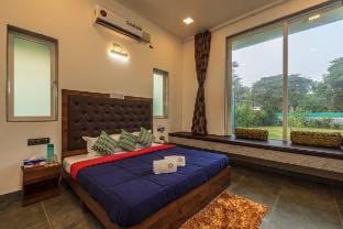 SaffronStays 7 Seas:7BR luxury pool villa, Alibaug Villa in Maharashtra