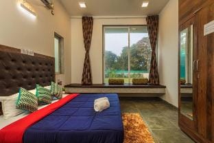SaffronStays 7 Seas:7BR luxury pool villa, Alibaug Villa in Maharashtra