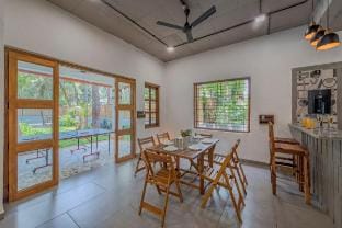 SaffronStays Atmos: rustic villa with projector Villa in Maharashtra